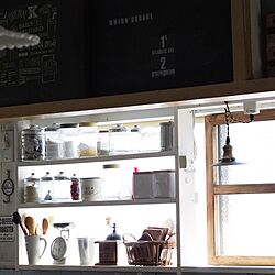 キッチン/黒板風/キッチン収納/窓を利用した棚 DIY/古いおうち。...などのインテリア実例 - 2016-03-21 19:29:40