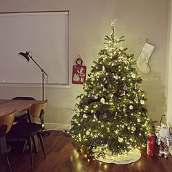 fresh tree/アメリカ暮らし/クリスマス/リビング/リビングのインテリア実例 - 2022-12-24 17:00:00