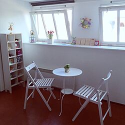 リビング/丸テーブル/白い椅子/白いテーブル/白い窓枠...などのインテリア実例 - 2015-05-29 02:04:00
