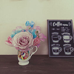 マグカップを花瓶に/マグカップ/花が好き/花を飾ろう/バラ...などのインテリア実例 - 2023-03-06 21:21:12