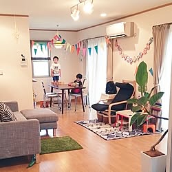 部屋全体/フライングタイガーのflag/家具はIKEA/お気に入りのゴムの木❤/HappyBirthdayのインテリア実例 - 2015-07-17 10:46:27