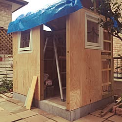 物置小屋/ロハス戦利品/小屋/小屋DIY /ステンドガラスの小窓...などのインテリア実例 - 2015-10-10 11:17:03