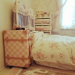 ベッド周り/ピンク色/花柄/ホワイト/ラタンチェスト...などのインテリア実例 - 2016-10-05 16:02:12