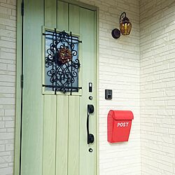 楽天で買ったもの/赤いポスト/緑のドアとポスト/新築のインテリア実例 - 2016-11-28 00:33:07
