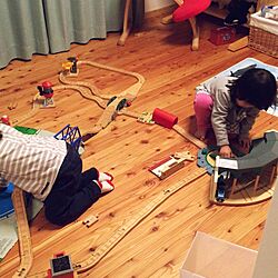 部屋全体/木のおもちゃ/木製レール/子供部屋/子供と暮らす。のインテリア実例 - 2016-11-29 21:47:23