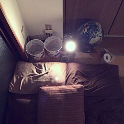 ベッド周り/照明/ゴミ箱/枕/地球儀のインテリア実例 - 2013-11-17 23:41:20