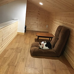 部屋全体/小屋裏部屋/無垢の床/漆喰壁/自然素材の家...などのインテリア実例 - 2018-03-02 23:35:37