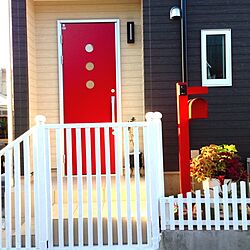 玄関/入り口/HOME SWEET HOME/DIY/white picket fence/red door...などのインテリア実例 - 2014-02-11 08:29:16