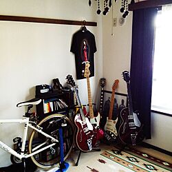 部屋全体/ギター/ギター部屋/自転車/なんとかしたいのインテリア実例 - 2015-05-19 11:46:06