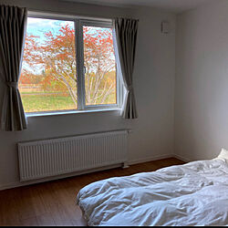 ベッドルーム/寝室の窓辺/寝室/寝室の窓/紅葉がキレイ...などのインテリア実例 - 2021-03-25 12:53:19