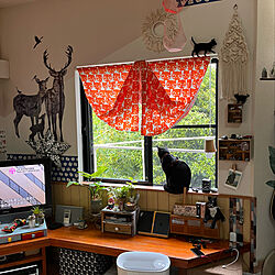 鹿のウォールシール/monnさんのマクラメ/IKEA猫柄カーテン/黒猫ミースケ/ねこのいる風景...などのインテリア実例 - 2022-04-27 08:10:30