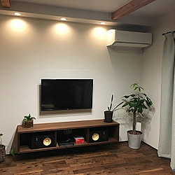 壁掛けテレビ/ダウンライト/テレビボード ウォルナット/テレビボード　壁付/テレビボードDIY...などのインテリア実例 - 2019-12-13 23:42:50