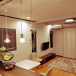 部屋全体/こどもと暮らす。/イームズチェアリプロダクト/テレビ台/壁掛けテレビ...などのインテリア実例 - 2017-03-17 21:35:14