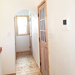 部屋全体/木製ドア/アーチ垂れ壁/廊下/木のある暮らし...などのインテリア実例 - 2017-04-30 10:04:14