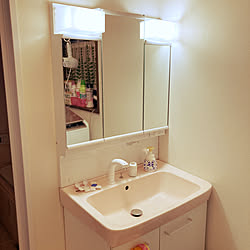 三面鏡洗面台/壁紙貼り替え/リクシルの洗面台/バス/トイレのインテリア実例 - 2022-03-25 19:30:08