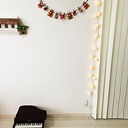 リビング/クリスマスツリー/クリスマスオーナメント/おもちゃのピアノ/北欧...などのインテリア実例 - 2016-11-08 16:27:15