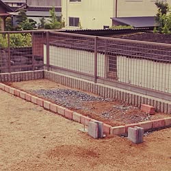 部屋全体/花壇ＤＩＹ/花壇を緑いっぱいにしたい/家庭菜園する予定/多肉植えたい...などのインテリア実例 - 2014-05-28 08:11:57