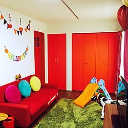 部屋全体/カラフルクッション/赤いドア/赤いクローゼット/赤いソファー...などのインテリア実例 - 2015-10-08 09:39:51