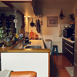 実家にあった古い丸椅子が好き/夜のキッチンが好き/好きな時間/グリーンのある暮らし/観葉植物...などのインテリア実例 - 2023-04-10 22:11:54