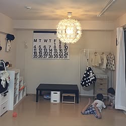 部屋全体/5.8畳って中途半端/子供部屋/キッズスペース/昭和だなぁ～ミラーボールに見えるww...などのインテリア実例 - 2016-10-26 21:05:03