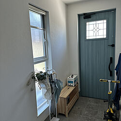 玄関/入り口/IKEAのベンチ/青いドアのインテリア実例 - 2023-08-05 17:14:27