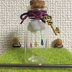 机/魔法の小瓶/雨雲雑貨/小瓶のインテリア実例 - 2017-04-09 19:53:29