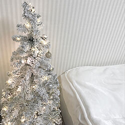 ベッド周り/120cm/120cmツリー/tree/ホワイトクリスマスツリー...などのインテリア実例 - 2018-12-06 00:51:40