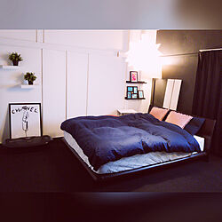 寝室はシンプルに/白黒インテリア/モノトーンインテリア/黒い床/タイルカーペット...などのインテリア実例 - 2021-02-01 20:36:53