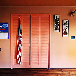 アメリカ国旗/ツーフェイス/プレイリーホームズ/無垢のドア/オレンジの壁...などのインテリア実例 - 2020-09-25 23:34:01