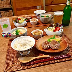 机/ウッドプレート/セリアの食器/夕食photo/インテリアじゃなくてすみません...などのインテリア実例 - 2017-01-20 20:12:02