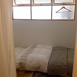 ベッド周り/のれんで間仕切/トルコ絨毯/室内窓/リノベーション...などのインテリア実例 - 2015-11-01 14:04:24