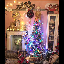 トップエンジェル/クリスマス/好きなものに囲まれて/色変わりのツリー/サンタさん缶...などのインテリア実例 - 2019-12-19 18:49:49