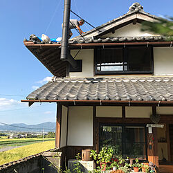 部屋全体/台風21号/台風一過 瓦バラバラめくれて…/納屋リノベーション/古い木製サッシのインテリア実例 - 2018-09-08 15:52:48