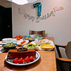 誕生日飾り付け/ダイニングテーブル/DANSKお皿/机のインテリア実例 - 2023-03-06 08:28:50