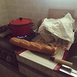 キッチン/フランスパン/ホーローの鍋/無印良品/カッティングボードのインテリア実例 - 2015-01-18 11:01:50