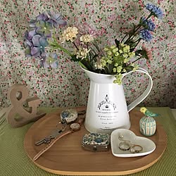 机/アクセサリー置き場/ハートのお皿/お気に入りの腕時計♡/ニトリの花器...などのインテリア実例 - 2017-05-07 07:33:08