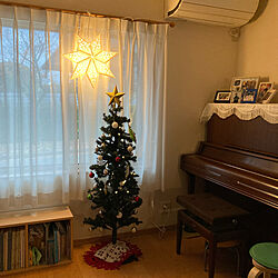 ニトリのツリー/IKEAビリー横置き/IKEA 照明/クリスマスツリー/ピアノがあるリビング...などのインテリア実例 - 2022-11-29 08:04:34