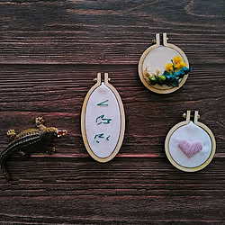 机/10分でできる/セリア/ミニチュア刺繍枠/刺繍...などのインテリア実例 - 2021-02-07 10:13:34