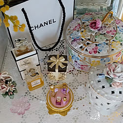 ベッド周り/CHANEL香水/CHANEL/香水/香水ディスプレイ...などのインテリア実例 - 2021-04-08 20:59:35