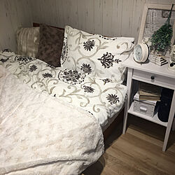 ベッド周り/ニトリ/IKEAのサイドテーブル/フランフランの布団カバー/フランフランの枕カバー...などのインテリア実例 - 2019-01-09 13:35:32