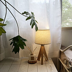 ベッドサイド 照明/三本脚/ベッドサイドランプ/狭い部屋/観葉植物のある暮らし...などのインテリア実例 - 2020-05-30 16:31:28