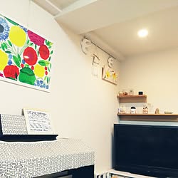 リビング/ナチュラルも男前も好き/無印良品 壁に付けられる家具/marimekko/mhkさま＆テメちゃん手作りサボさん♡...などのインテリア実例 - 2017-06-27 08:47:15