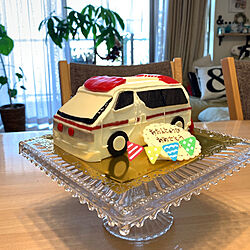 救急車ケーキ/DULTONケーキスタンド/DULTON/お友達からのプレゼント♡/お誕生日ケーキ♡...などのインテリア実例 - 2022-07-06 14:52:08