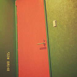 壁/緑の壁/ドア/ドアペイント/オレンジ色...などのインテリア実例 - 2022-08-14 09:00:36