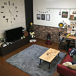 部屋全体/グレーラグ/大きい時計/コンクリート風壁紙/レンガ風壁紙...などのインテリア実例 - 2017-12-05 01:52:09