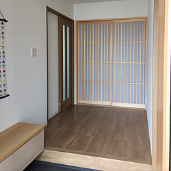 玄関/入り口/ベンチ収納/スリッパ収納/シューズクローク/てぬぐいタペストリー...などのインテリア実例 - 2017-08-22 15:19:50