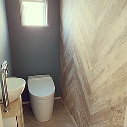 シンコール壁紙 シンコール ヘリンボーン ヘリンボーンの床 バス トイレ などのインテリア実例 17 05 11 10 19 05 Roomclip ルームクリップ