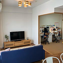 しまむらのクッション 勉強机とキッチンどっちもいける椅子 子供椅子 Roomclipアンケート リビングのインテリア実例 21 01 12 13 16 06 Roomclip ルームクリップ