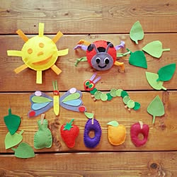 はらぺこあおむし 手作りおもちゃ 机 フェルト お裁縫 などのインテリア実例 18 03 12 15 47 59 Roomclip ルームクリップ