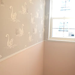 スワン柄 スワン ローラアシュレイ壁紙 ローラアシュレイの壁紙 ローラアシュレイ などのインテリア実例 17 10 04 12 37 49 Roomclip ルームクリップ